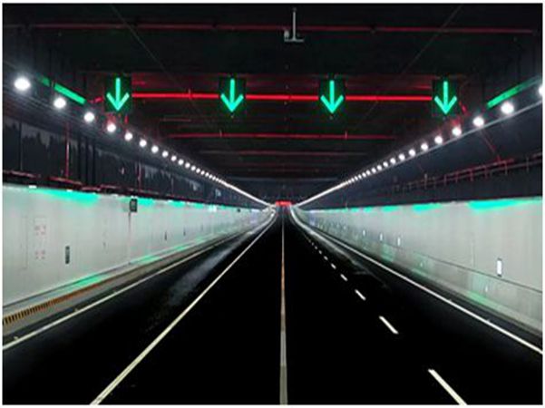 深セン中山橋におけるLED交通表示スクリーンの役割