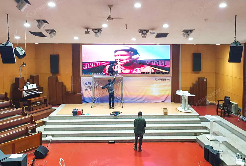 韓国の教会向けインテリア P2.5 ハイブラシ LED ディスプレイ スクリーン プロジェクト