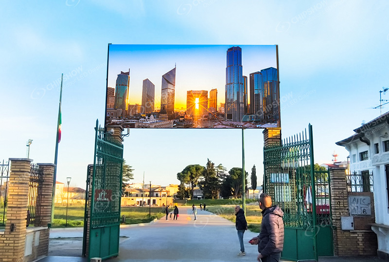 P3.91 イタリアの公園にある屋外広告スクリーン/レンタルスクリーンプロジェクトの事例